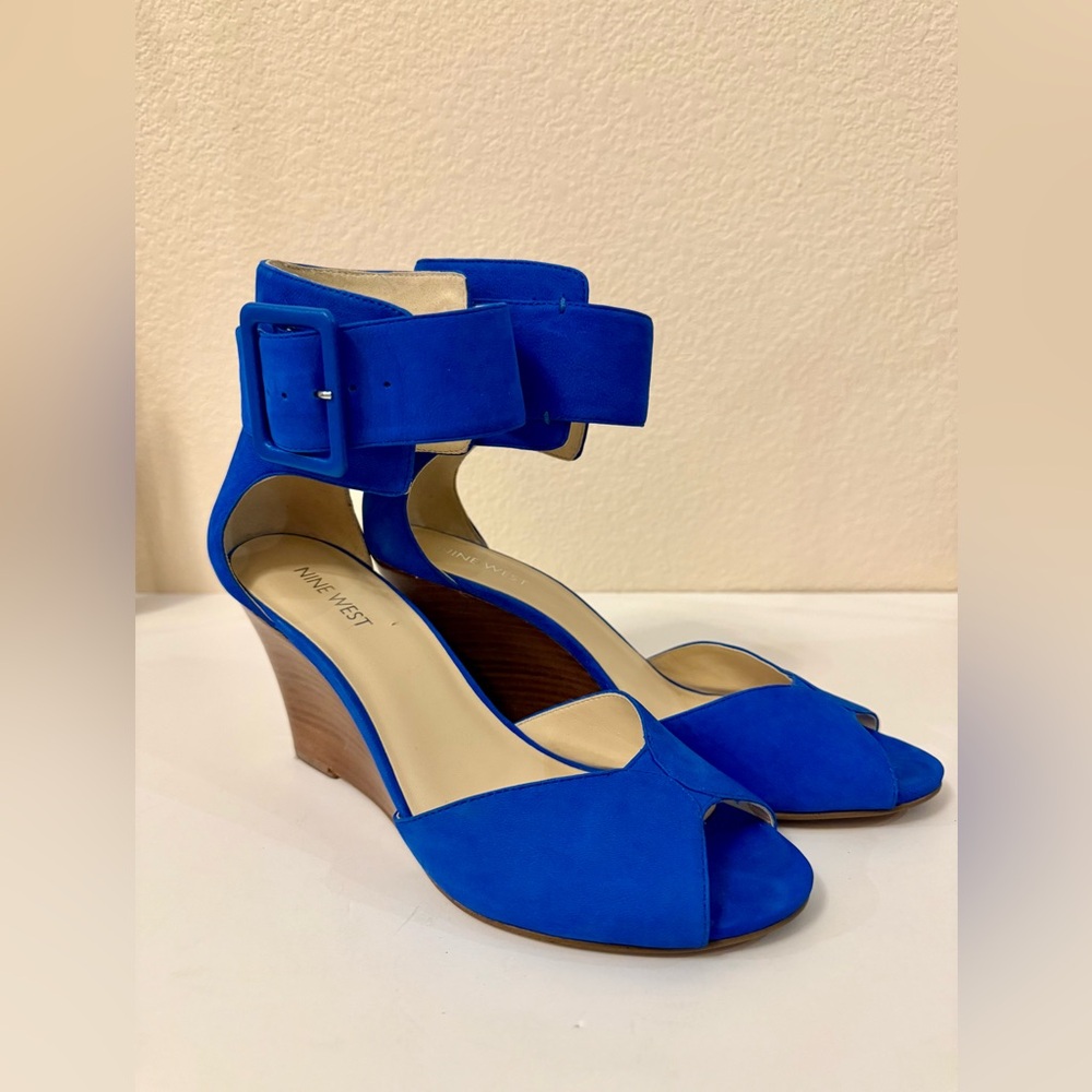 Nine West Crudenza Royal Blue Leather Ankle Strap Wedge Sandals Chic Classic